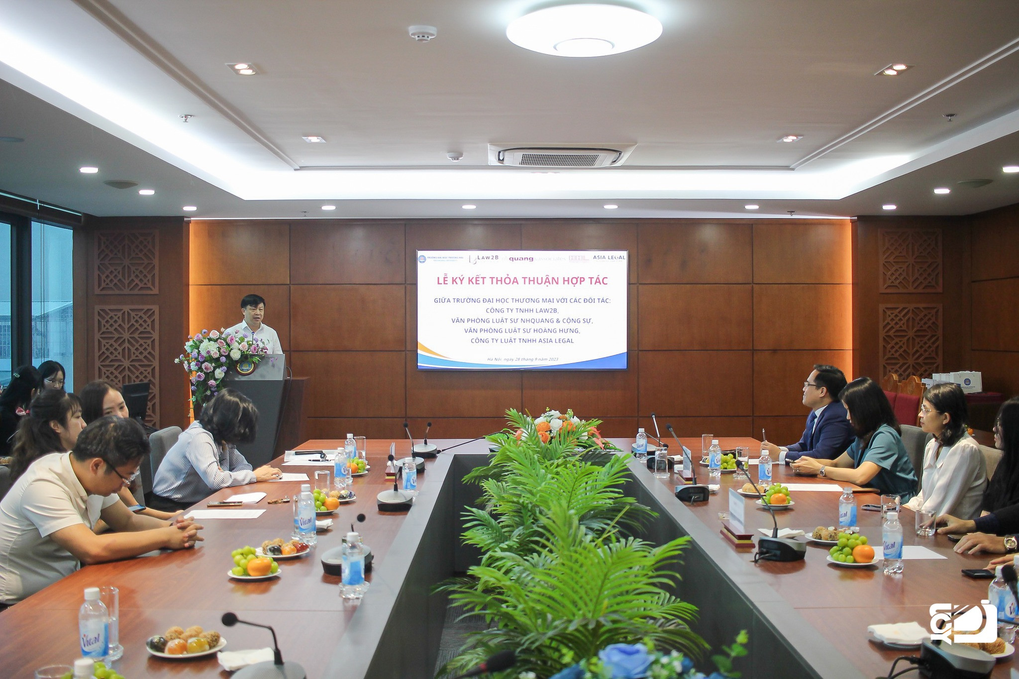 LỄ KÝ KẾT BIÊN BẢN GHI NHỚ HỢP TÁC GIỮA TMU VÀ CÁC TỔ CHỨC HÀNH NGHỀ LUẬT