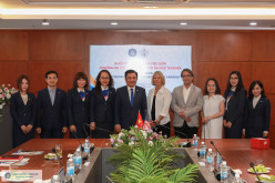 Buổi làm việc giữa Trường Đại học Thương mại và Đại học Niagara (Hoa Kỳ)