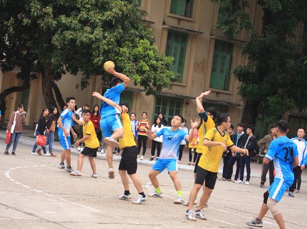 Giải bóng ném nam sinh viên Trường Đại học Thương mại